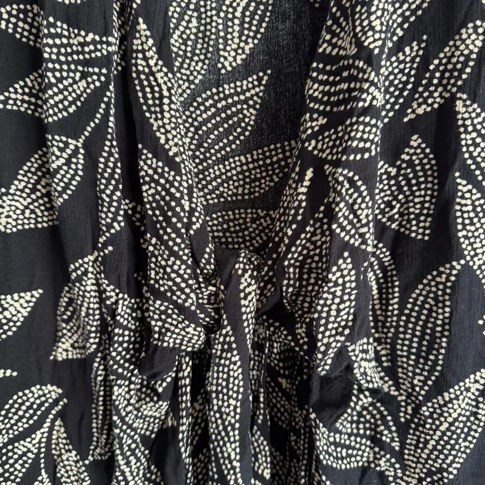Elan Black + Cream Leaf Print Short Sleeve Tie Front Swimsuit Coverup Medium